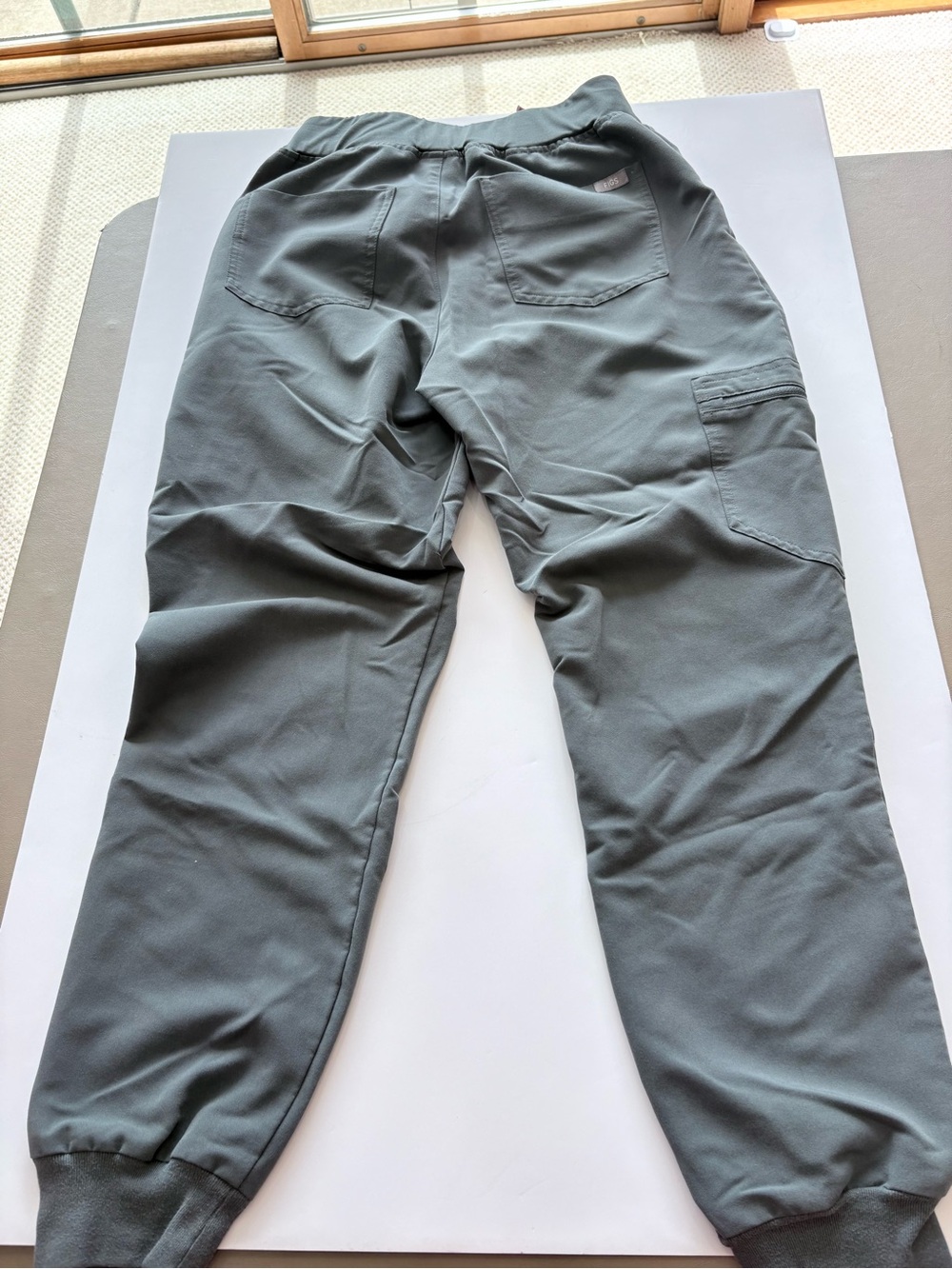 FIGS Graphite Scrub set - Picture 7 of 7